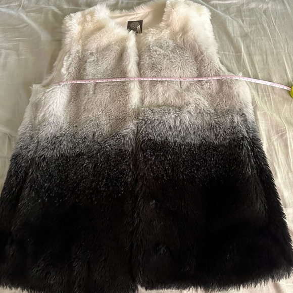 VINCE CAMUTO VEST - Picture 3 of 4